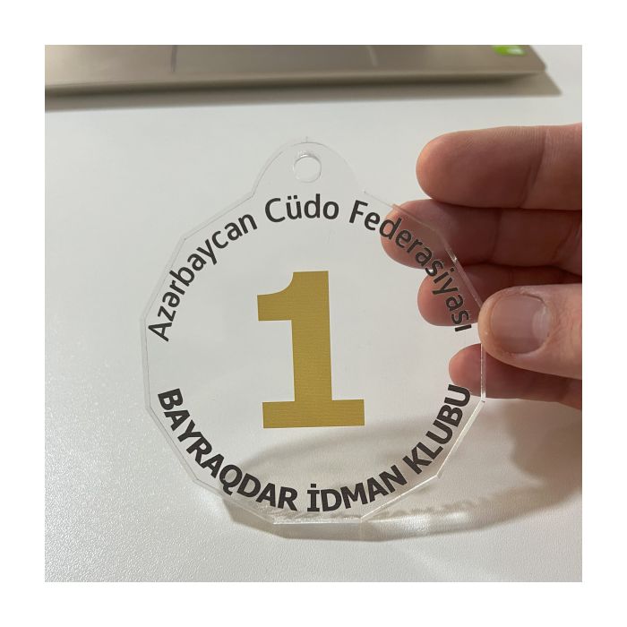 Medal (orqanik şüşə)